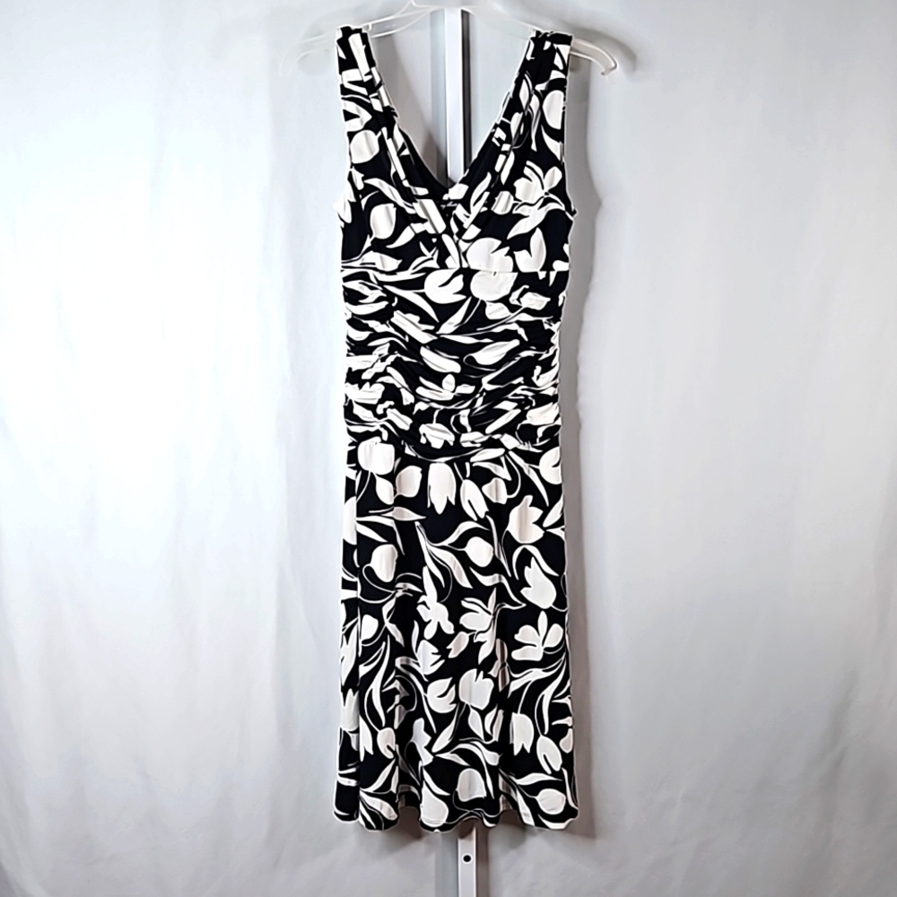 Maggy Boutique Black And White Sleevless Floral Dress Sz 6